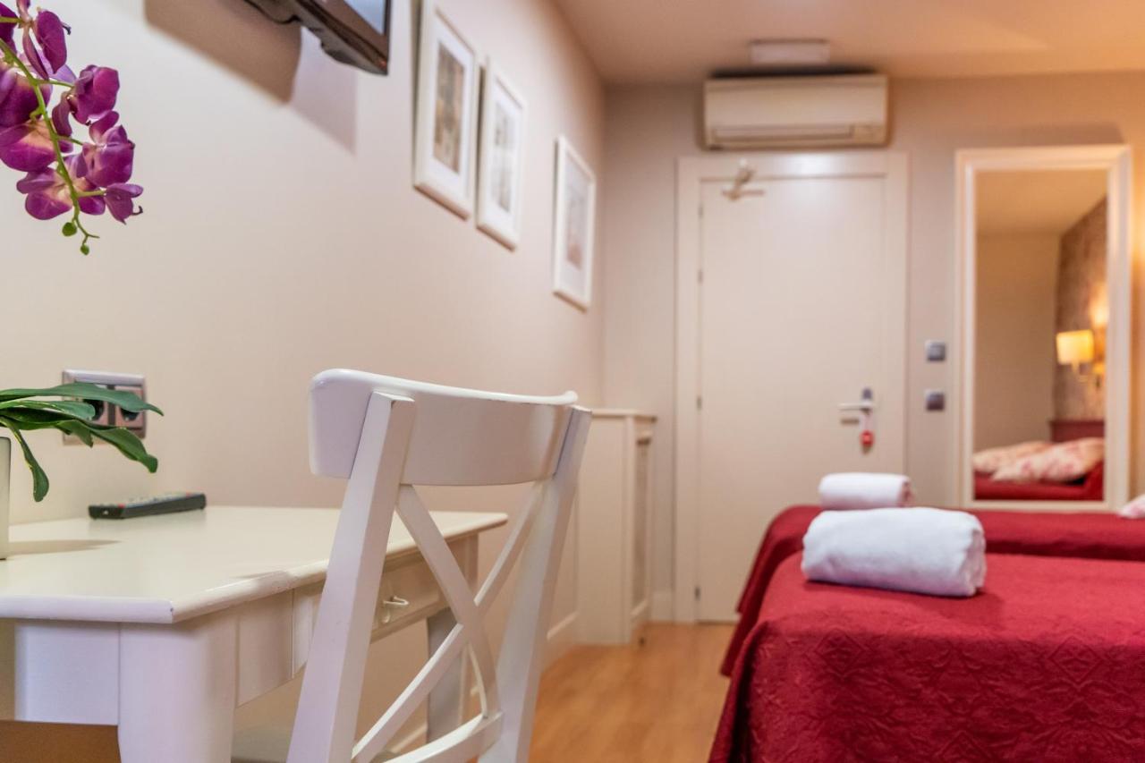 Hostal Matheu Madrid Eksteriør billede