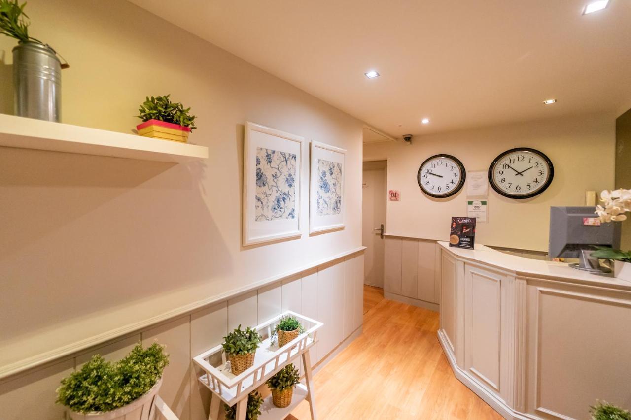 Hostal Matheu Madrid Eksteriør billede