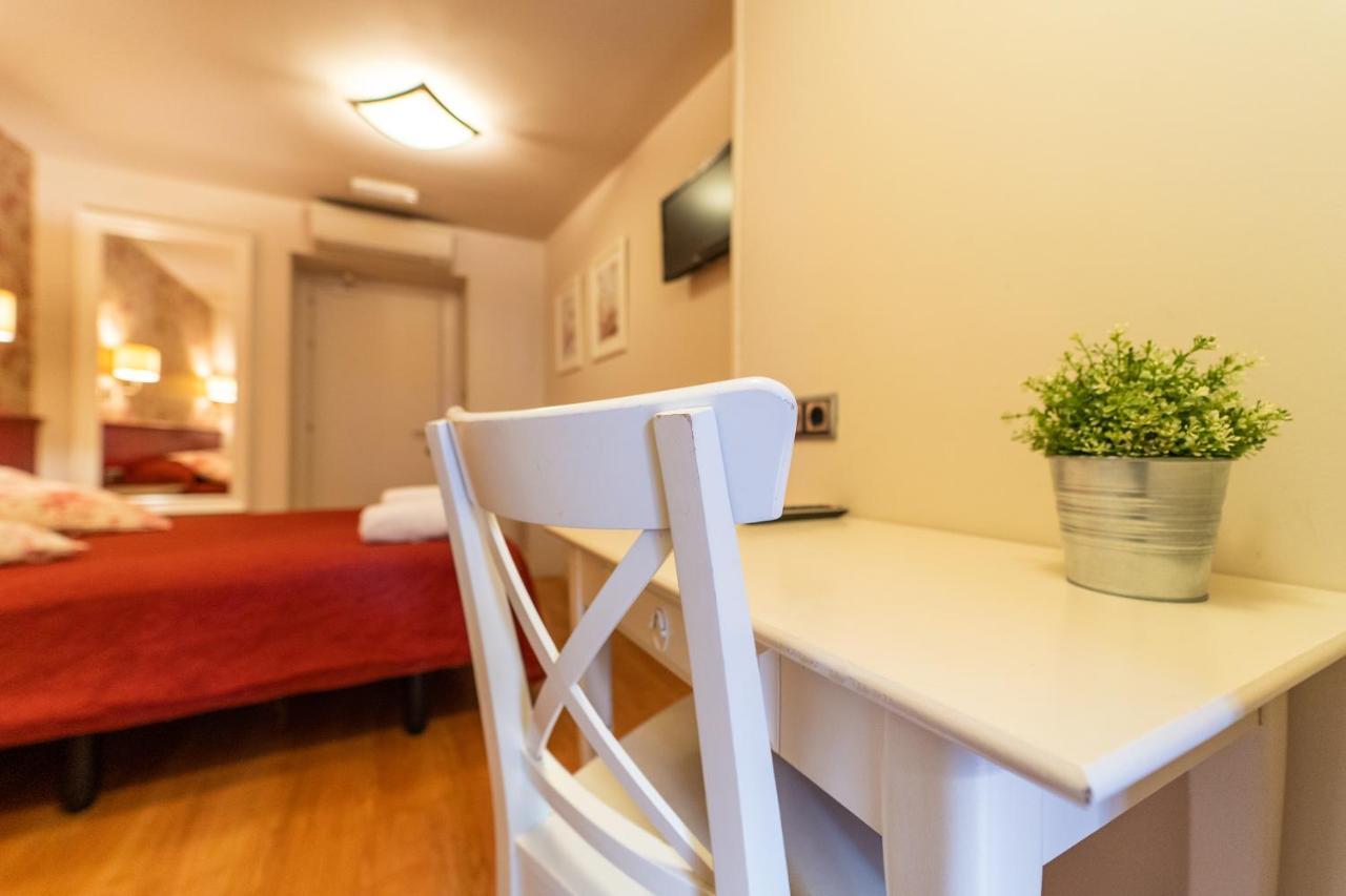 Hostal Matheu Madrid Eksteriør billede